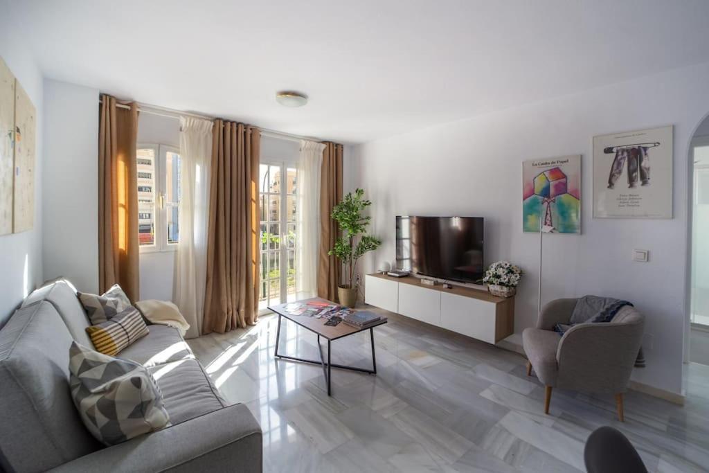 Central And Beautiful Apartment - Free Parking 马拉加 外观 照片