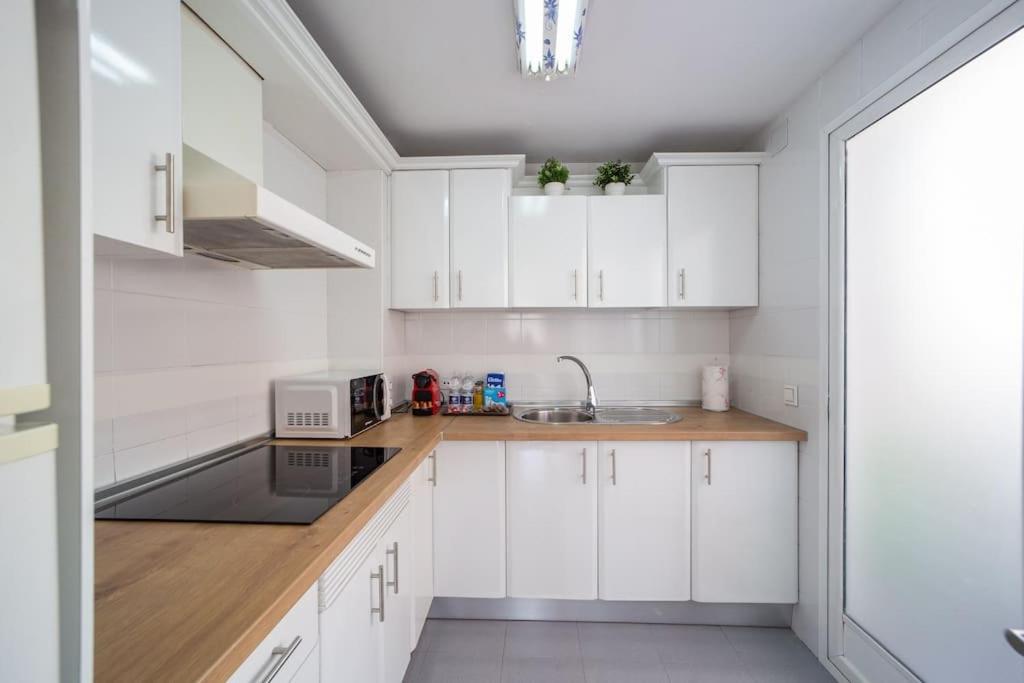 Central And Beautiful Apartment - Free Parking 马拉加 外观 照片
